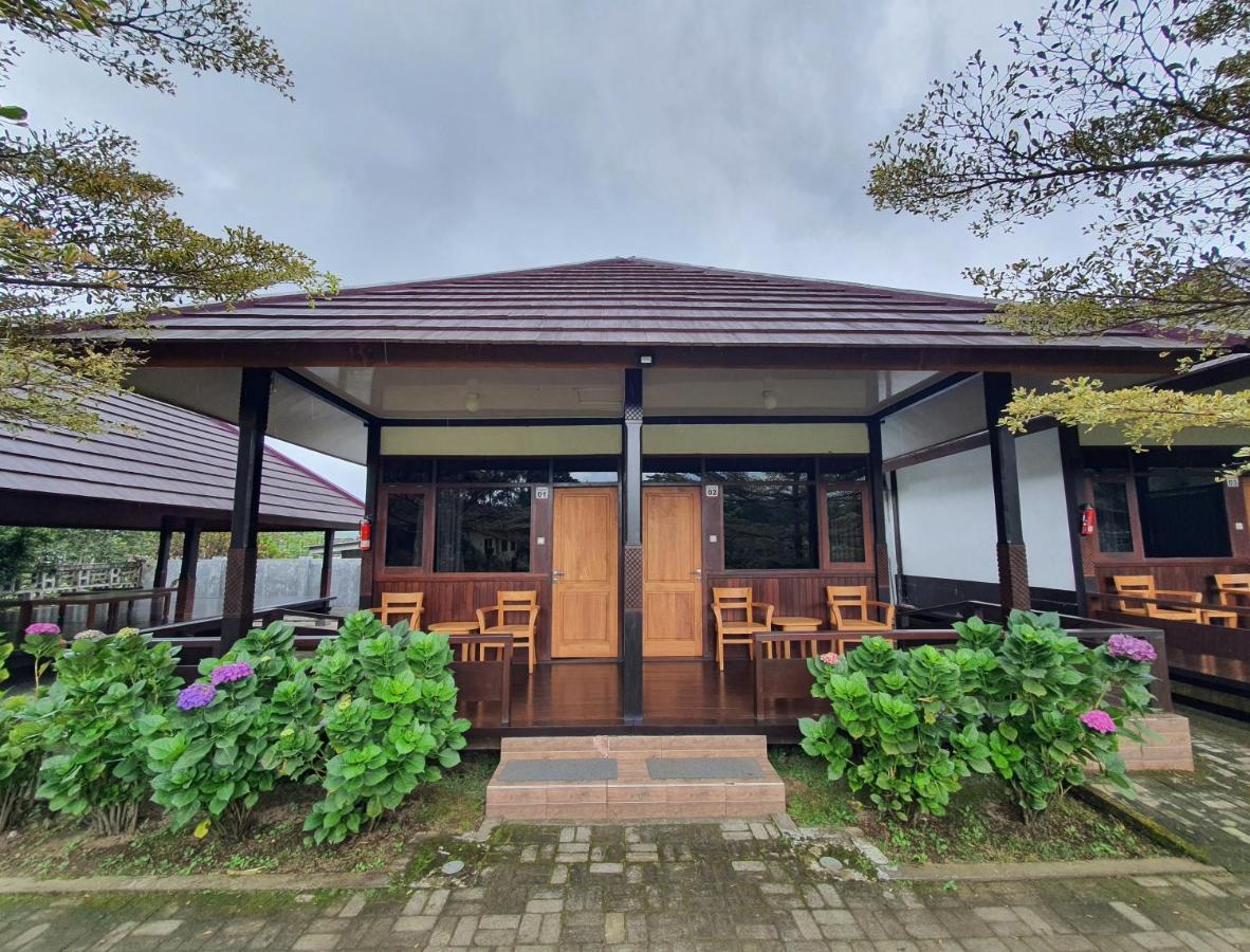 Nusantara Hotel Sembalun Sembalunlawang Exterior photo