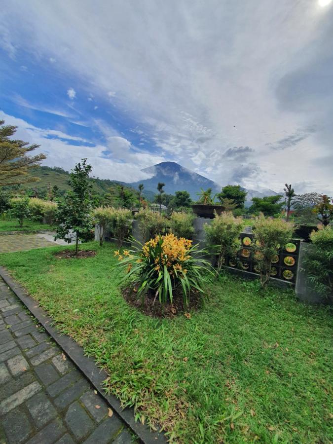 Nusantara Hotel Sembalun Sembalunlawang Exterior photo